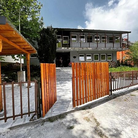 Vertical Hostel Mavrovo Exteriér fotografie
