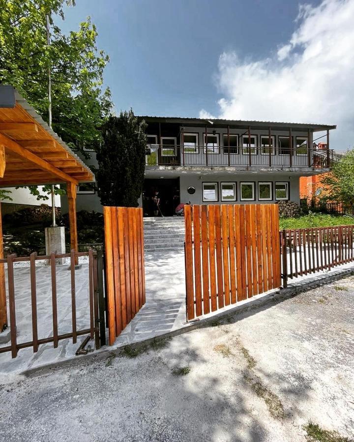 Vertical Hostel Mavrovo Exteriér fotografie